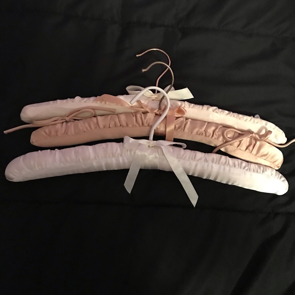 PM12008 Padded Lingerie Hangers (3)